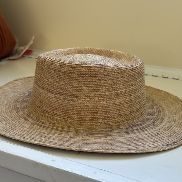 Lack of color hat - Picture 3 of 3